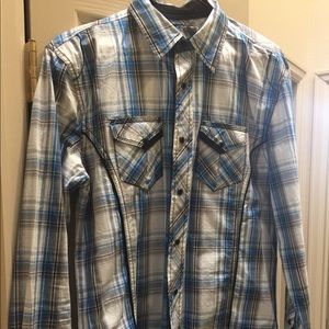 Gently used excellent condition Men’s BKE shirt